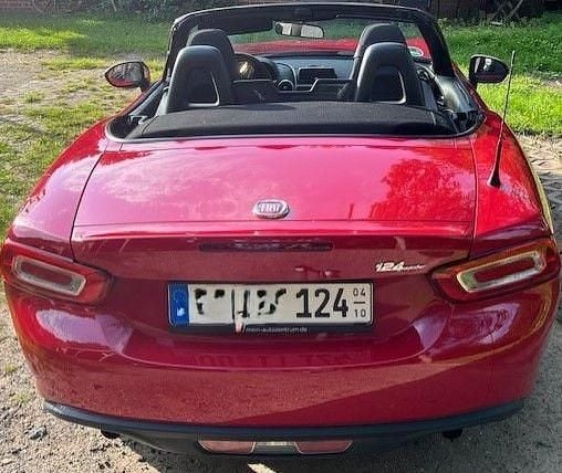 Rot Gebraucht 2017 Fiat 124 Spider Cabrio | 15.700 € (Superpreis) - Bild 1/3