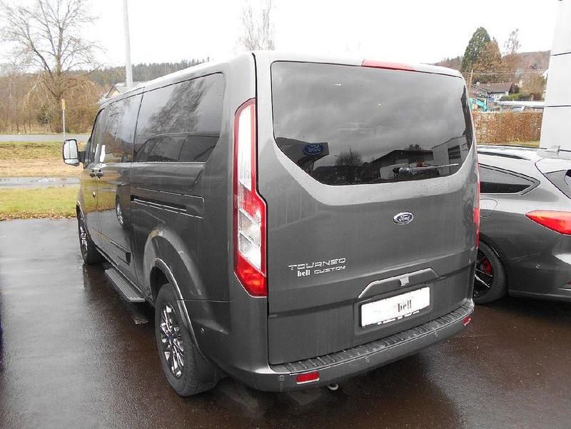 Gebraucht Ford Tourneo 131 PS (96 kW) 2021 Grau Kombi