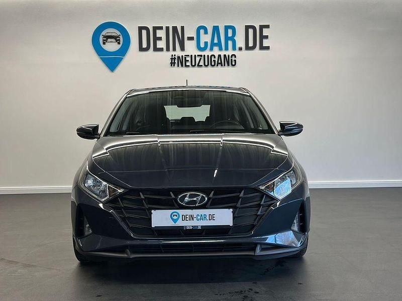 Gebraucht Hyundai i20 Select 84 PS (61 kW) 2022 Grau Kleinwagen