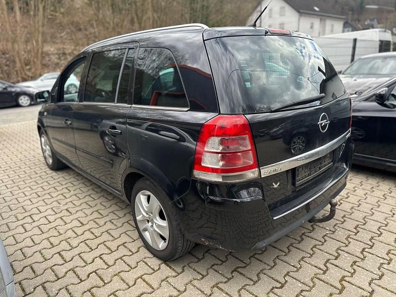 Gebraucht Opel Zafira Innovation 150 PS (110 kW) 2010 Schwarz Van / Kleinbus
