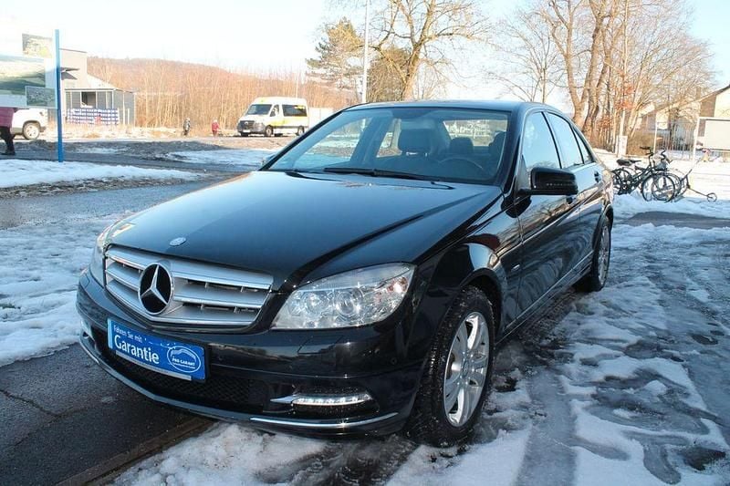 Obsidianschwarz metalliclack Gebraucht 2010 Mercedes C180 Limousine | 6.999 € (Guter Preis) - Bild 1/4