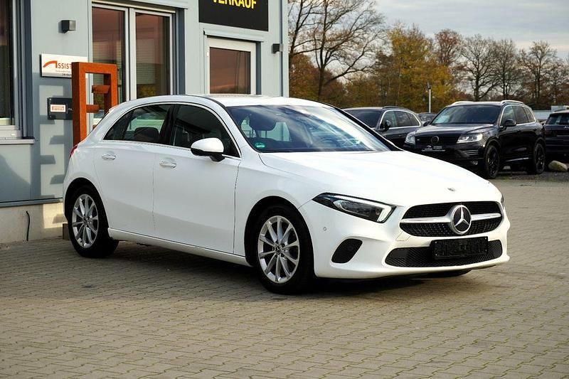 Gebraucht Mercedes A220 190 PS (139 kW) 2020 Weiß Limousine