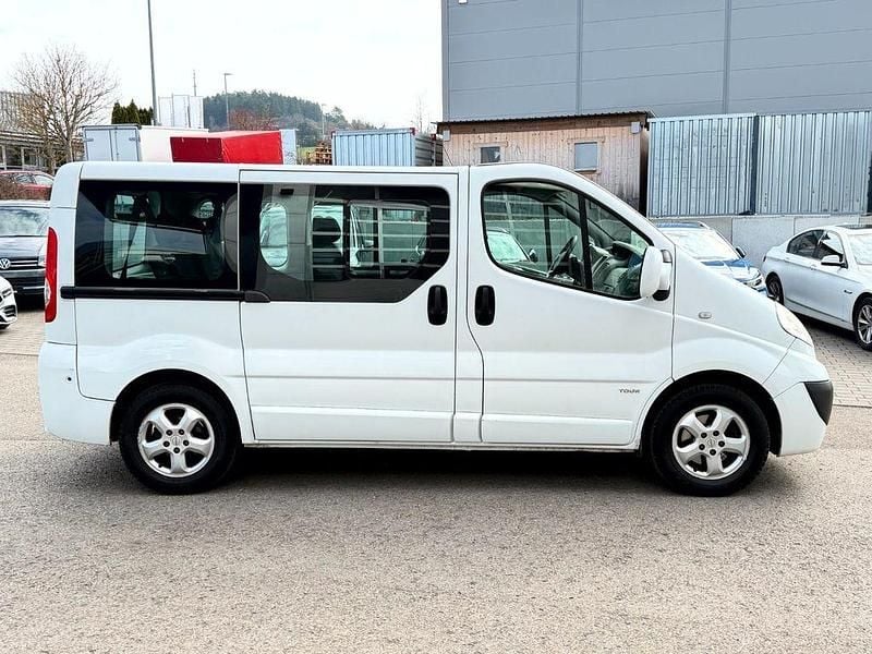 Gebraucht Opel Vivaro Cosmo 145 PS (106 kW) 2010 Weiß Van / Kleinbus