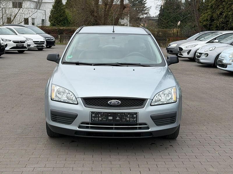 Używany Ford Focus 116 KM (85 kW) 2005 Szary Kombi