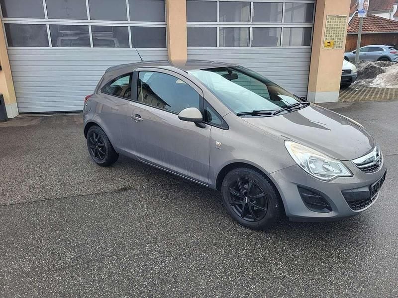 Gebraucht Opel Corsa Active 87 PS (63 kW) 2013 Muskatgrau/muskat braun(m2) Kleinwagen