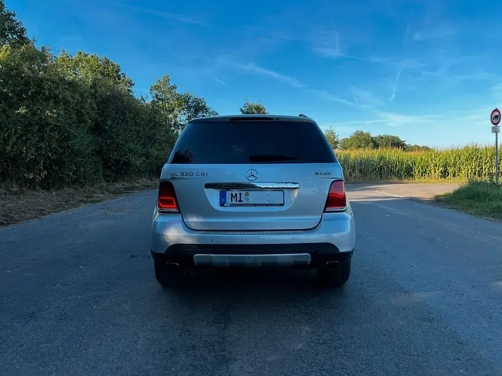 Gebraucht Mercedes ML320 AMG 224 PS (164 kW) 2007 Silber SUV