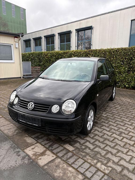 Gebraucht VW Polo Basis 54 PS (39 kW) 2003 Schwarz Limousine