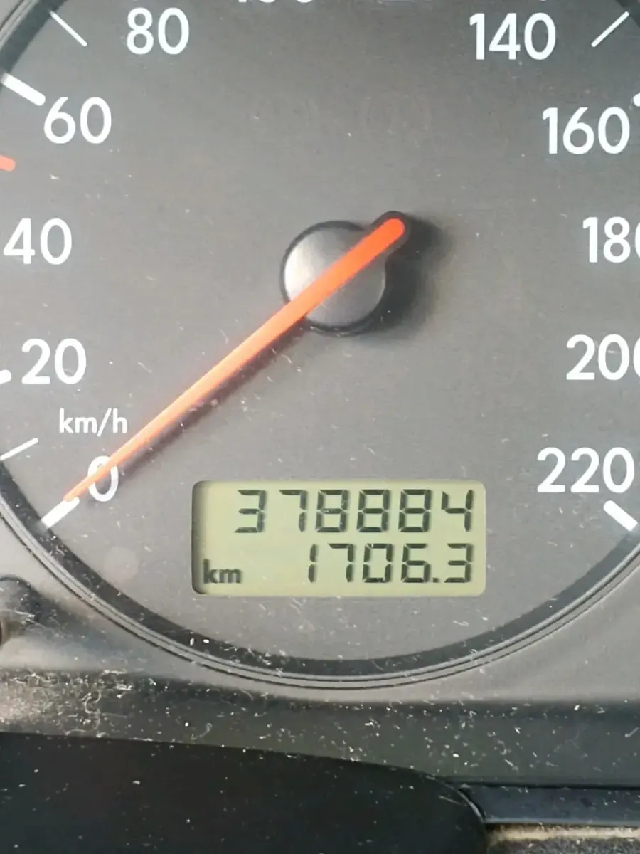 Gebraucht VW Passat 110 PS (80 kW) 1998 Grau Kombi