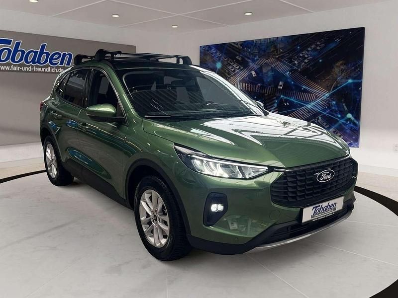 Gebraucht Ford Kuga Titanium 151 PS (111 kW) 2025 Bursting green SUV