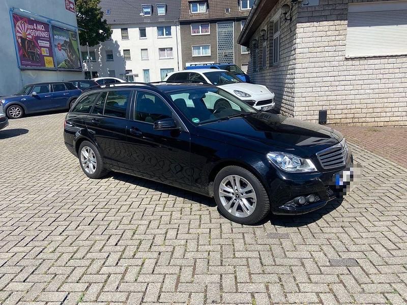 Schwarz Gebraucht 2012 Mercedes C200 Limousine | 5.300 € (Superpreis) - Bild 1/4