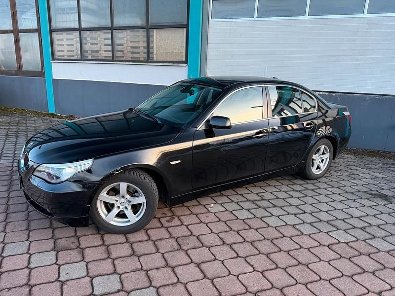 Gebraucht BMW 523 Sport Line 177 PS (130 kW) 2007 Schwarz Limousine