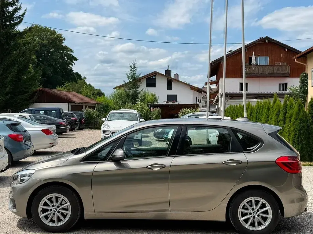 Gebraucht BMW 218 Advantage 136 PS (100 kW) 2016 Grau Kombi