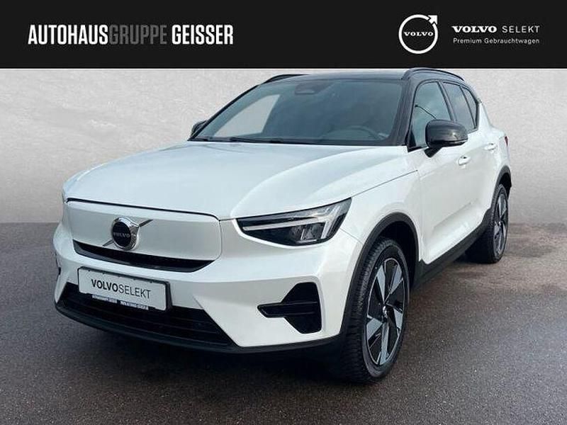 Crystal weiß perleffekt Gebraucht 2024 Volvo XC40 Core SUV | 37.890 € (Fairer Preis) - Bild 1/4