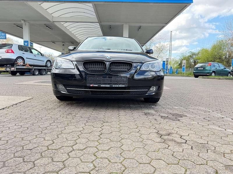 Gebraucht BMW 525 197 PS (144 kW) 2008 Schwarz Limousine
