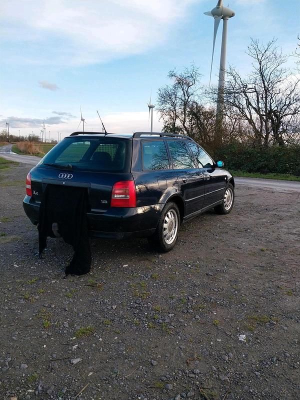 Gebraucht Audi A4 101 PS (74 kW) 1999 Blau Kombi