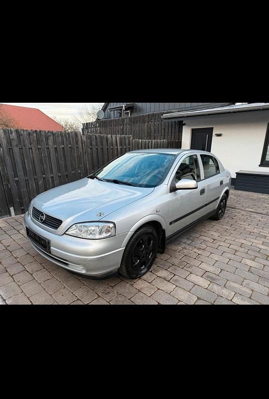 Silber Gebraucht 2001 Opel Astra Limousine | 800 € (Guter Preis) - Bild 1/4