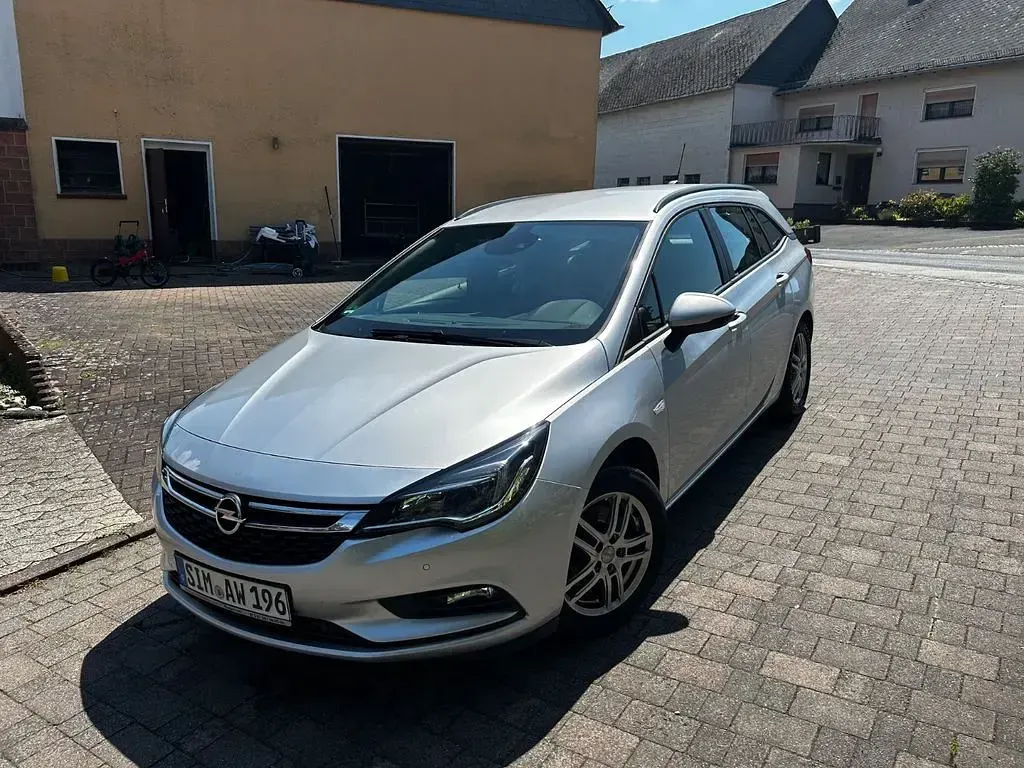 Gebraucht Opel Astra 136 PS (100 kW) 2019 Silber Kombi