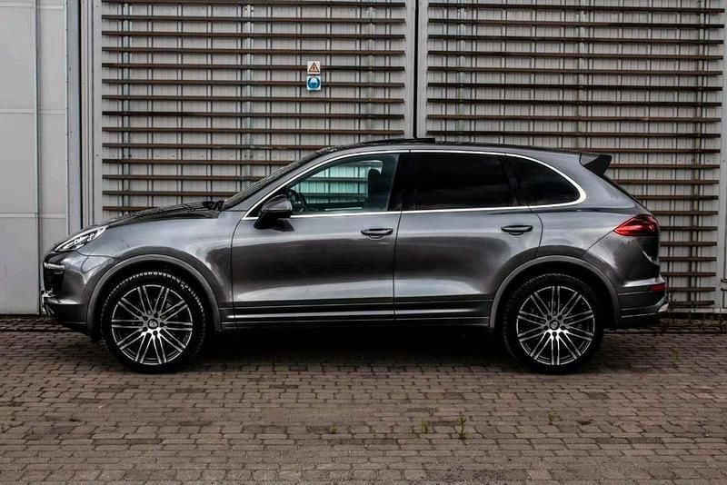 Gebraucht Porsche Cayenne 262 PS (192 kW) 2015 Grau SUV