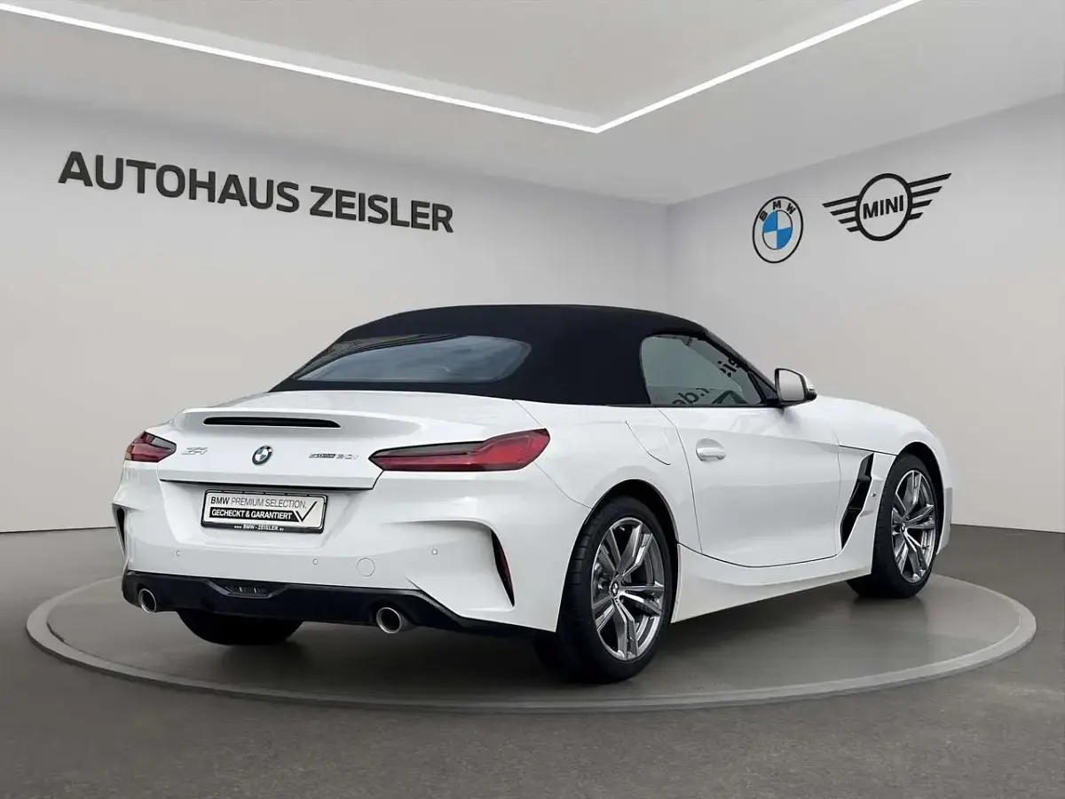 Gebraucht BMW Z4 Sport Line 197 PS (144 kW) 2025 Alpinweiß uni Cabrio