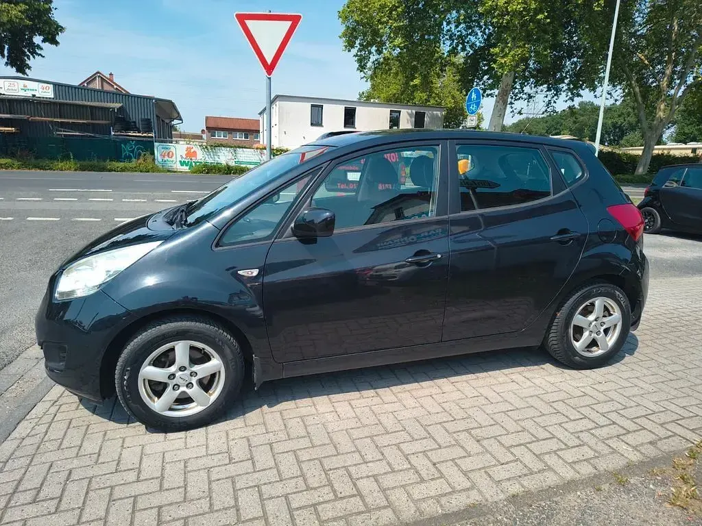 Gebraucht Kia Venga Vision 90 PS (66 kW) 2011 Schwarz Kleinwagen