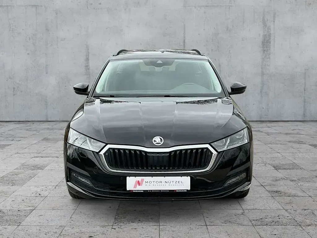 Gebraucht Skoda Octavia Ambition 150 PS (110 kW) 2022 Schwarzmagic perleffekt Kombi