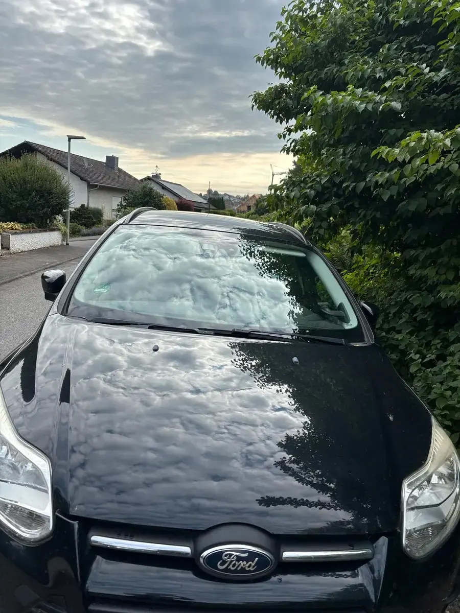Gebraucht Ford Focus 77 PS (56 kW) 2011 Schwarz Kombi