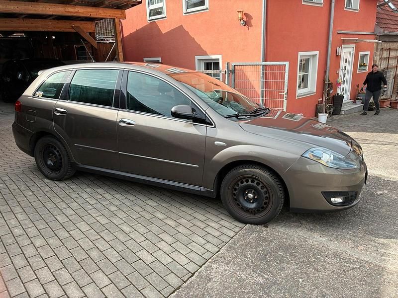 Gebraucht Fiat Croma Dynamic 147 PS (108 kW) 2009 Grau Kombi
