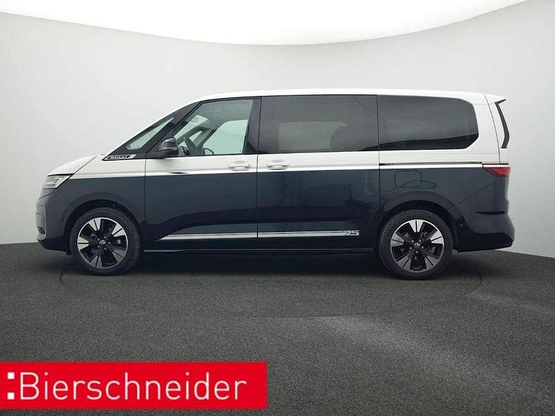 Gebraucht VW Multivan 150 PS (110 kW) 2025 Candyweiß/ starlight blue Van