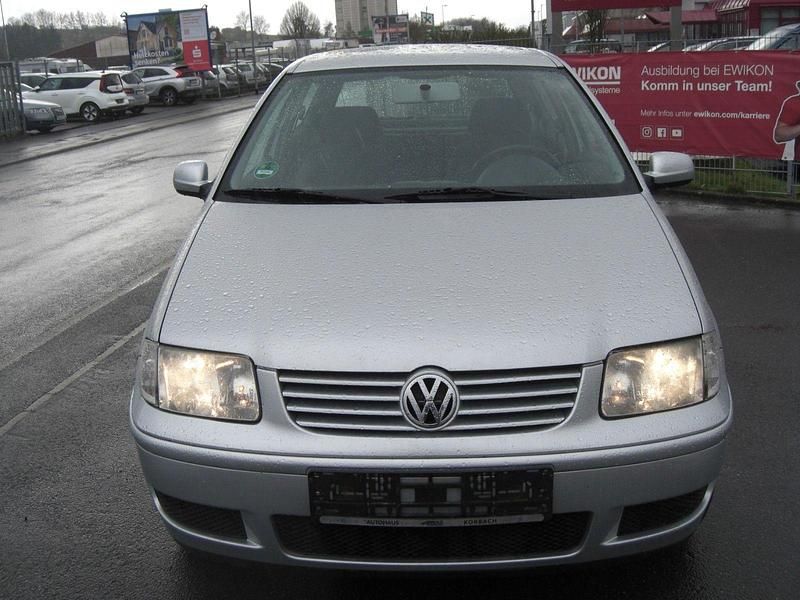 Gebraucht VW Polo 60 PS (44 kW) 2000 Silber Limousine