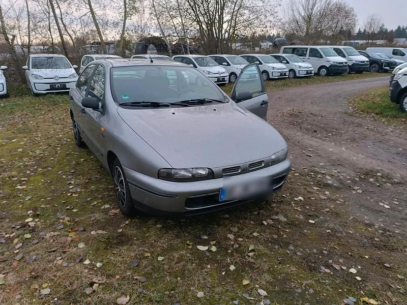 Silber Gebraucht 1996 Fiat 124 Limousine | 350 € - Bild 1/4