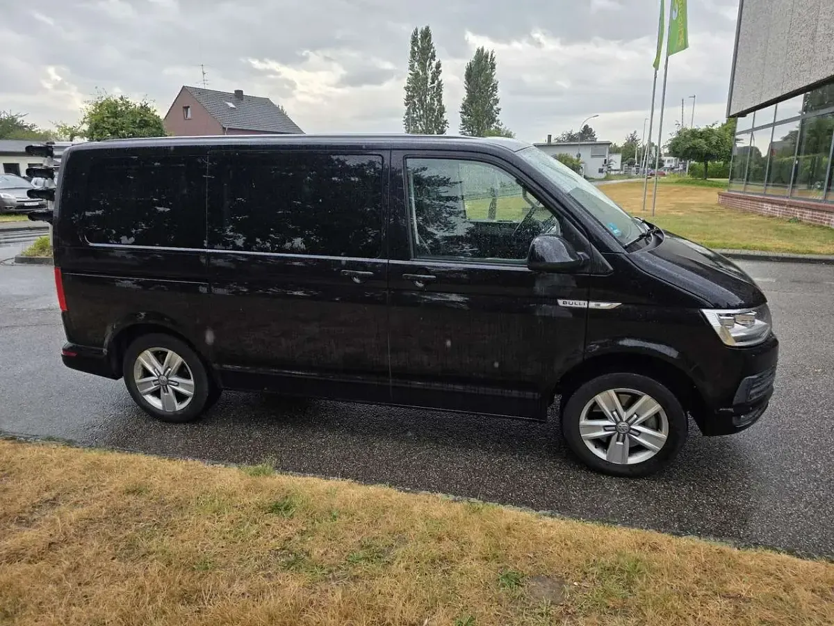 Gebraucht VW Multivan Comfortline 204 PS (150 kW) 2015 Deep black perleffekt Van / Kleinbus