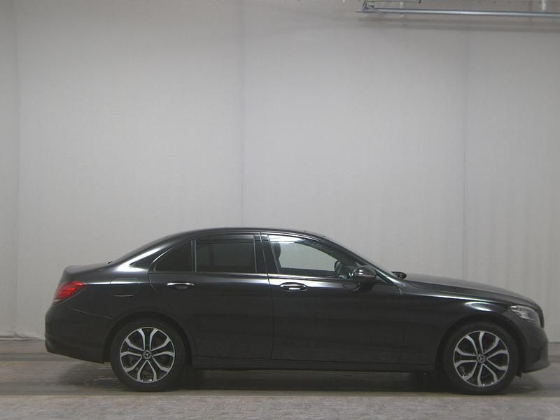 Schwarz Gebraucht 2021 Mercedes C200 Avantgarde Limousine | 18.450 € (Fairer Preis) - Bild 1/4