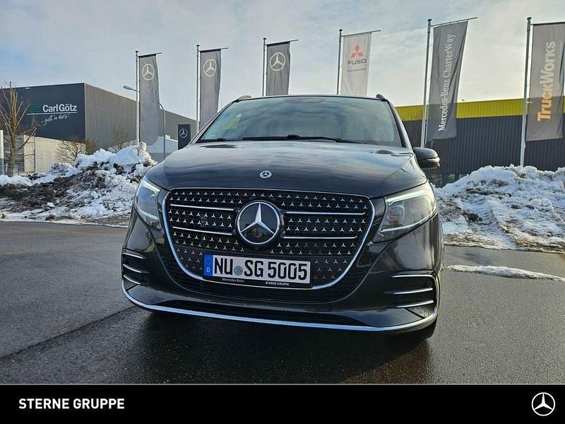 Gebraucht Mercedes V300 Avantgarde 237 PS (174 kW) 2026 Grau Van / Kleinbus