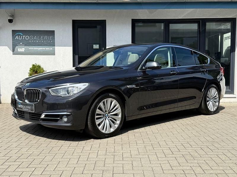 Grau Gebraucht 2016 BMW 530 Comfort Edition Limousine | 11.980 € - Bild 1/4