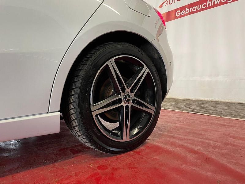 Gebraucht Mercedes A220 190 PS (139 kW) 2021 Digitalweiss  metalliclack Limousine