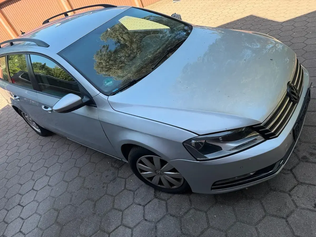 Gebraucht VW Passat 140 PS (102 kW) 2012 Grau Kombi