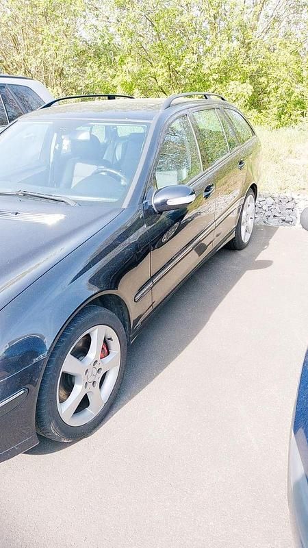 Schwarz Gebraucht 2006 Mercedes C320 Avantgarde Kombi | 2.999 € (Guter Preis) - Bild 1/4