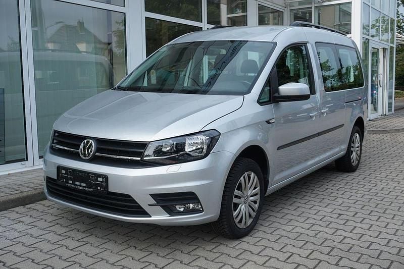 Silber Gebraucht 2017 VW Caddy Maxi Life Trendline Van / Kleinbus | 16.950 € - Bild 1/4