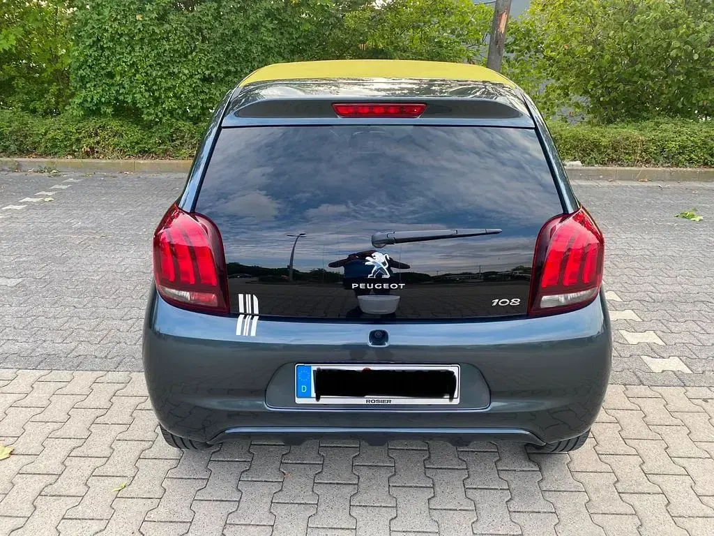Gebraucht Peugeot 108 Allure 72 PS (52 kW) 2018 Grau Limousine