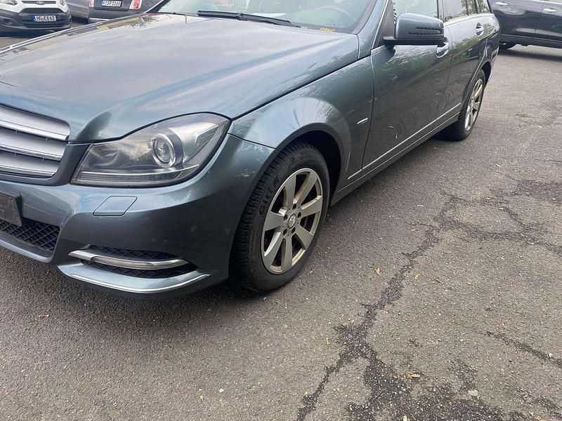 Gebraucht Mercedes C220 170 PS (125 kW) 2012 Grau Kombi