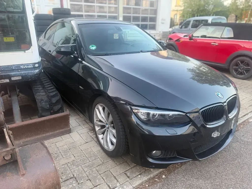 Gebraucht BMW 320 170 PS (125 kW) 2009 Schwarz Coupé