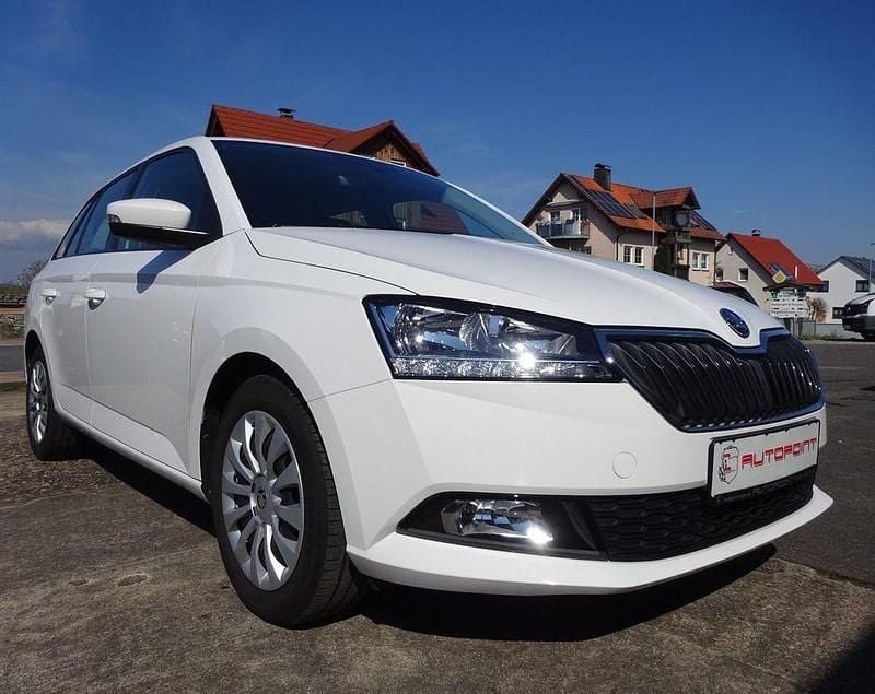 Gebraucht Skoda Fabia Active 95 PS (69 kW) 2022 Bila candy/candyweiss Kleinwagen