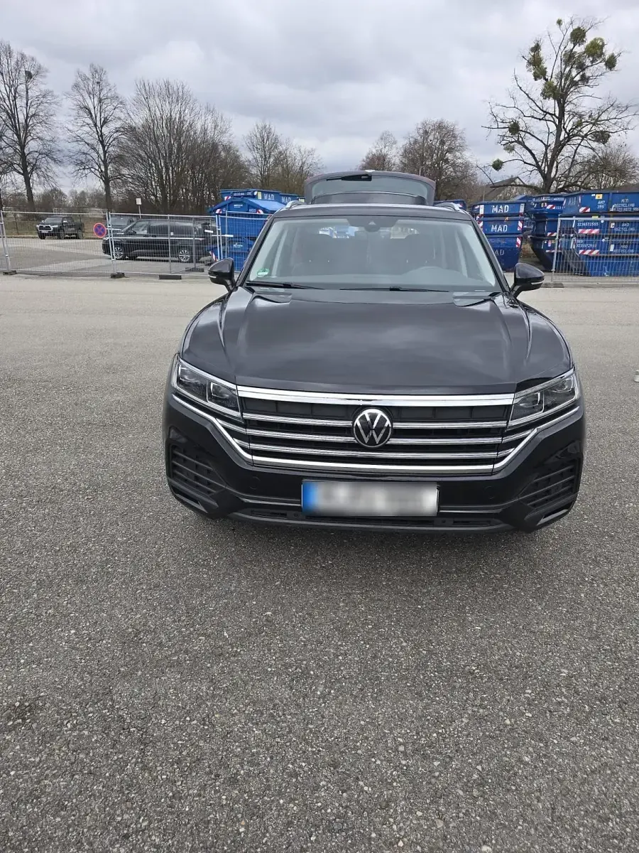 Second-hand VW Touareg 286 CP (210 kW) 2022 Negru SUV