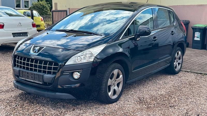 Schwarz Gebraucht 2011 Peugeot 3008 Van / Kleinbus | 6.000 € (Fairer Preis) - Bild 1/4