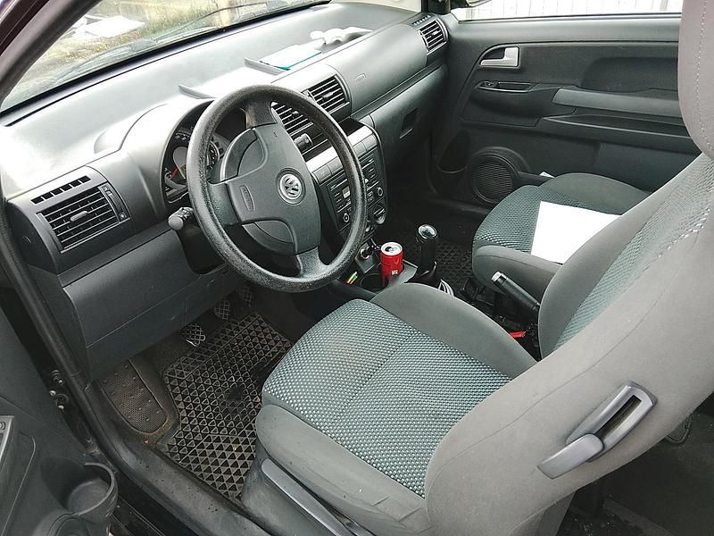 Second-hand VW Fox 55 CP (40 kW) 2008 Negru Hatchback