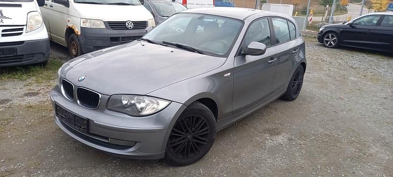 Grau Gebraucht 2010 BMW 116 Kleinwagen | 2.499 € (Guter Preis) - Bild 1/4