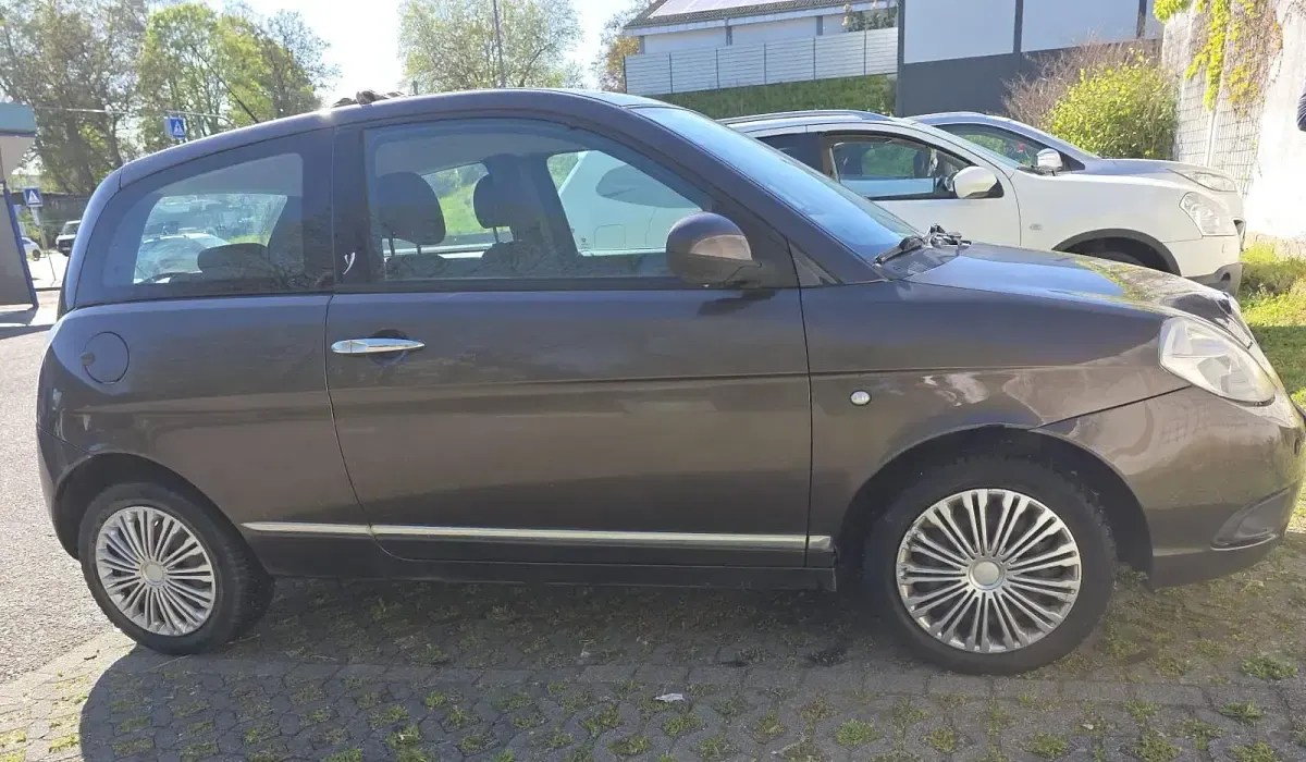 Gebraucht Lancia Ypsilon 69 PS (50 kW) 2011 Braun Kleinwagen
