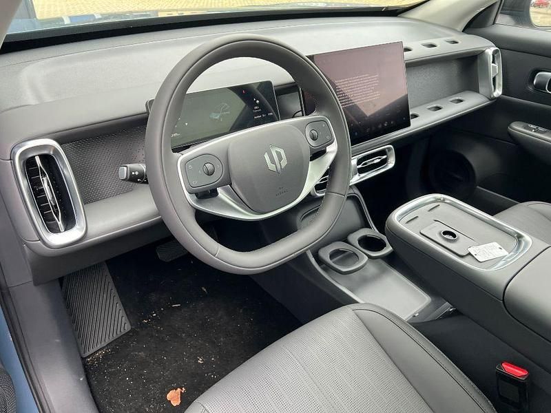 Neu Leapmotor B10 160 kW (218 PS) 2025 Starry night blue SUV