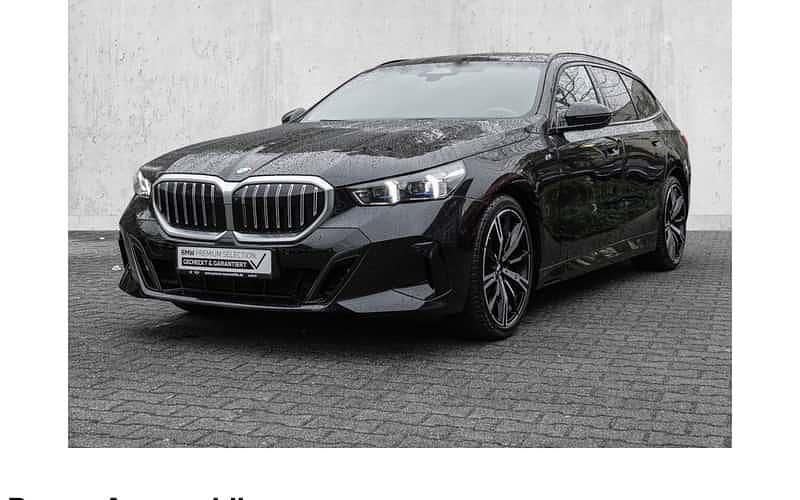 Schwarz Gebraucht 2024 BMW 520 Comfort Edition Kombi | 49.780 € (Superpreis) - Bild 1/4