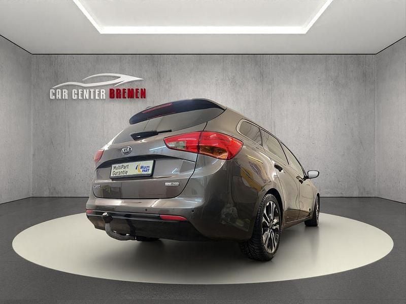 Gebraucht Kia Ceed 135 PS (99 kW) 2014 Beige Kleinwagen